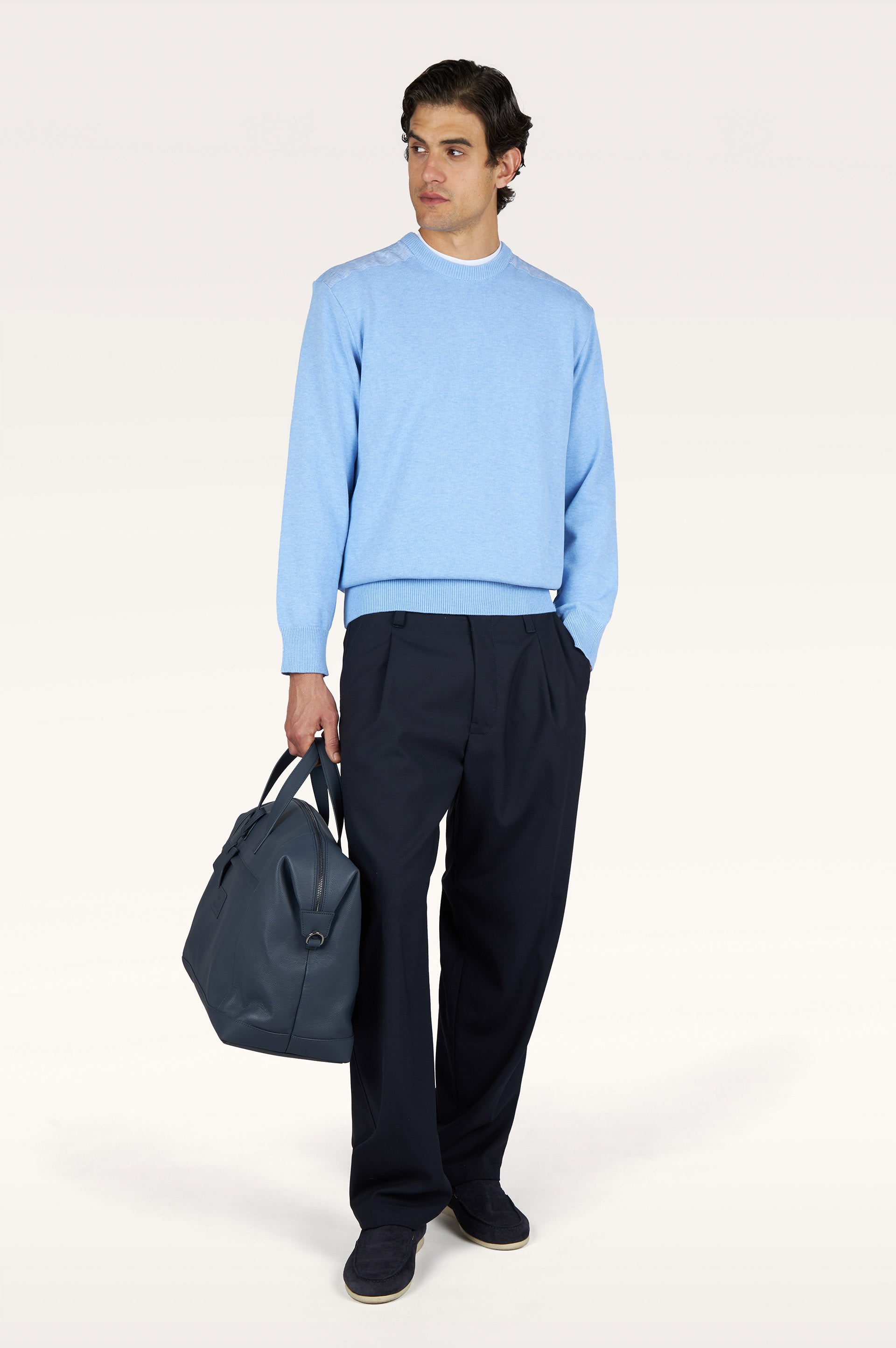 Pull iconique d'été bleu pâle