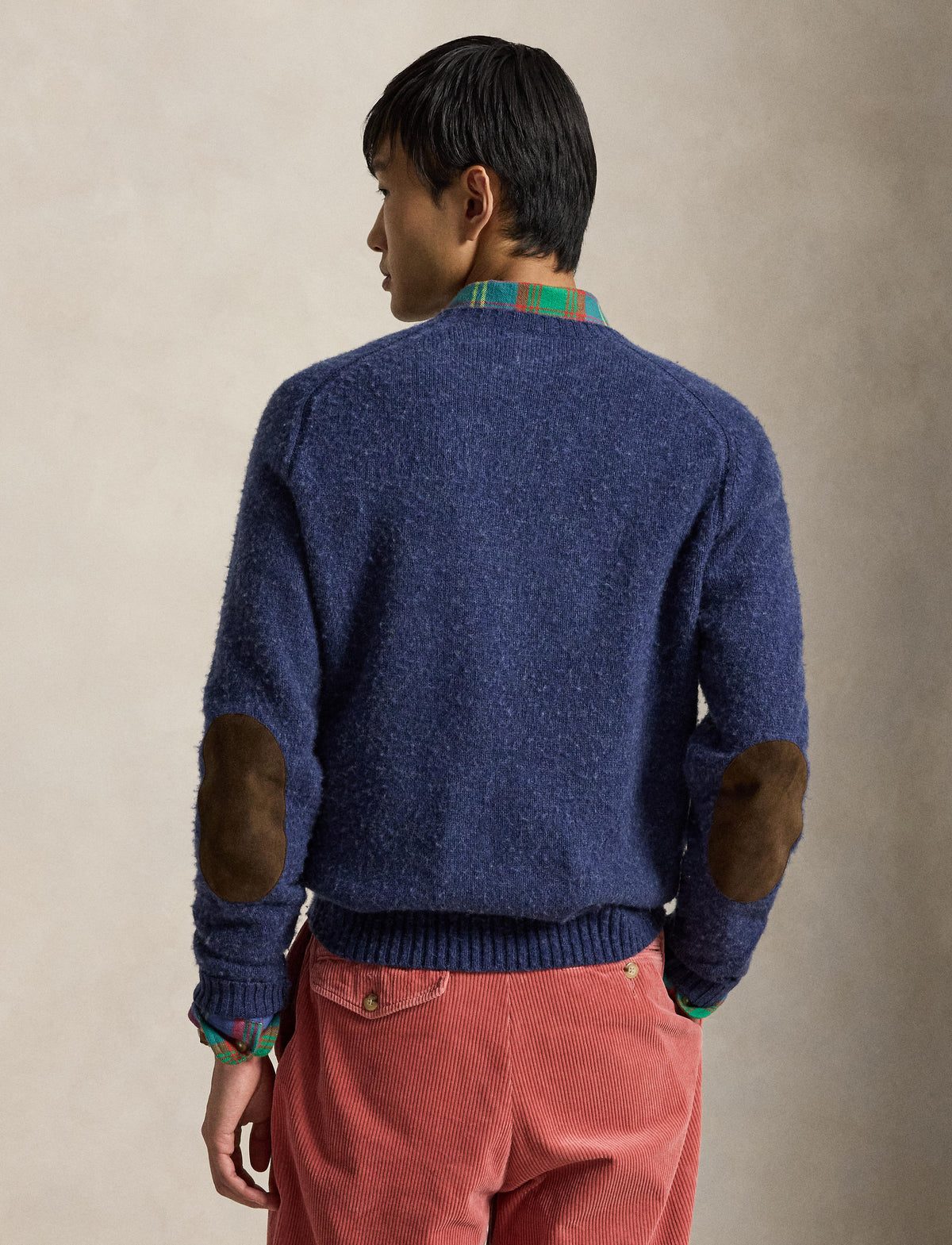 Pull en laine et cachemire avec coudières en daim