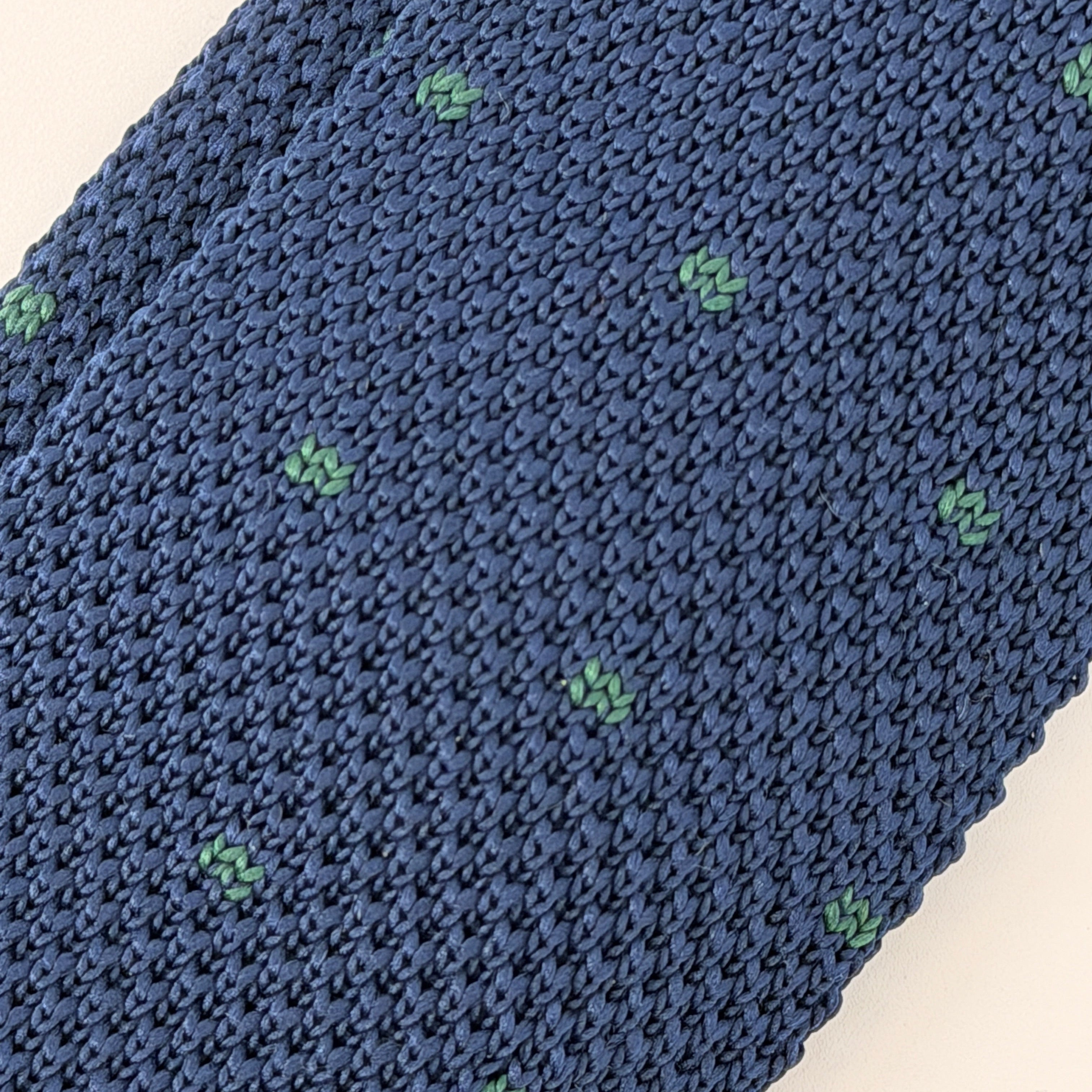 Cravate tricotée (Knit Tie) à pois