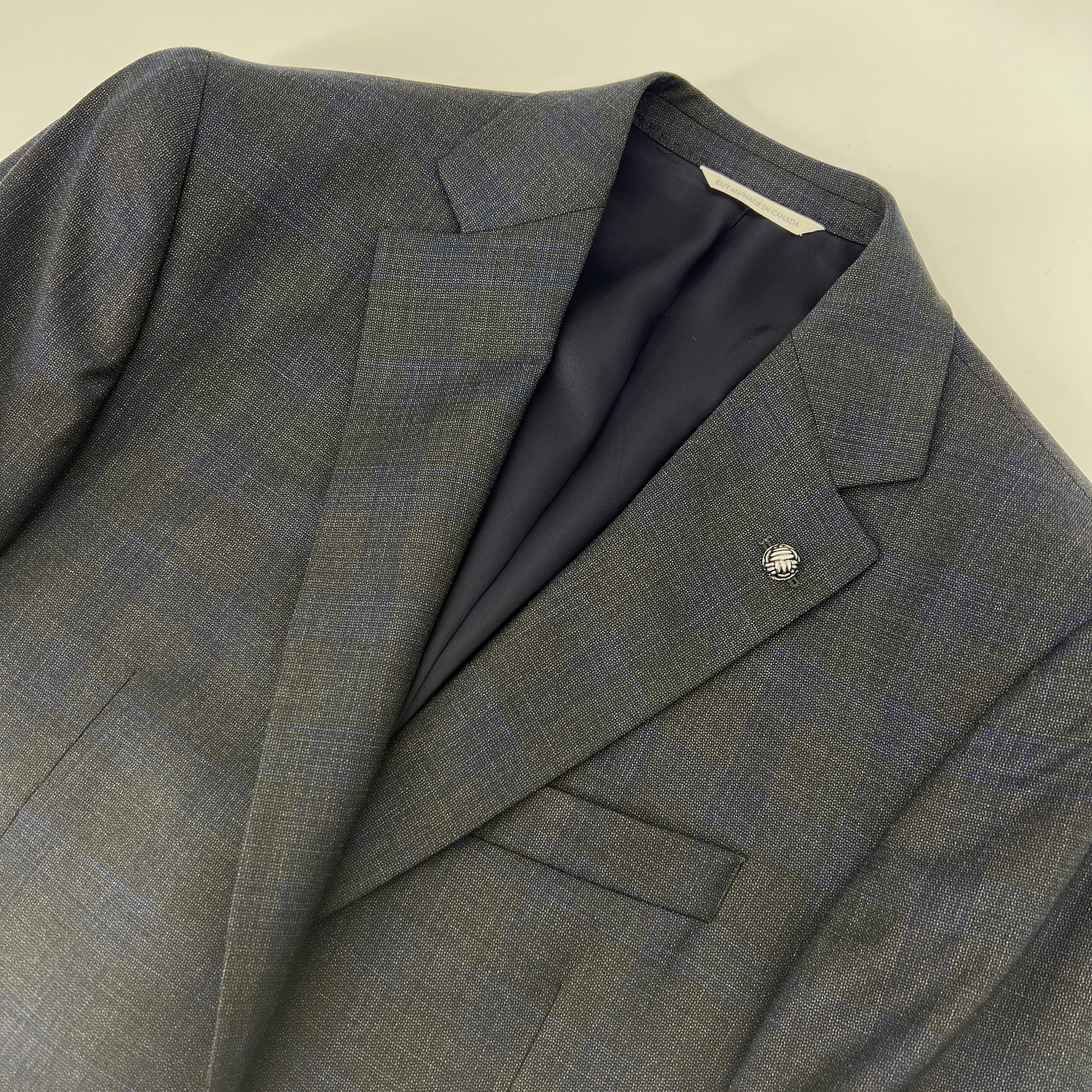 Complet supe 110 fait à Montréal