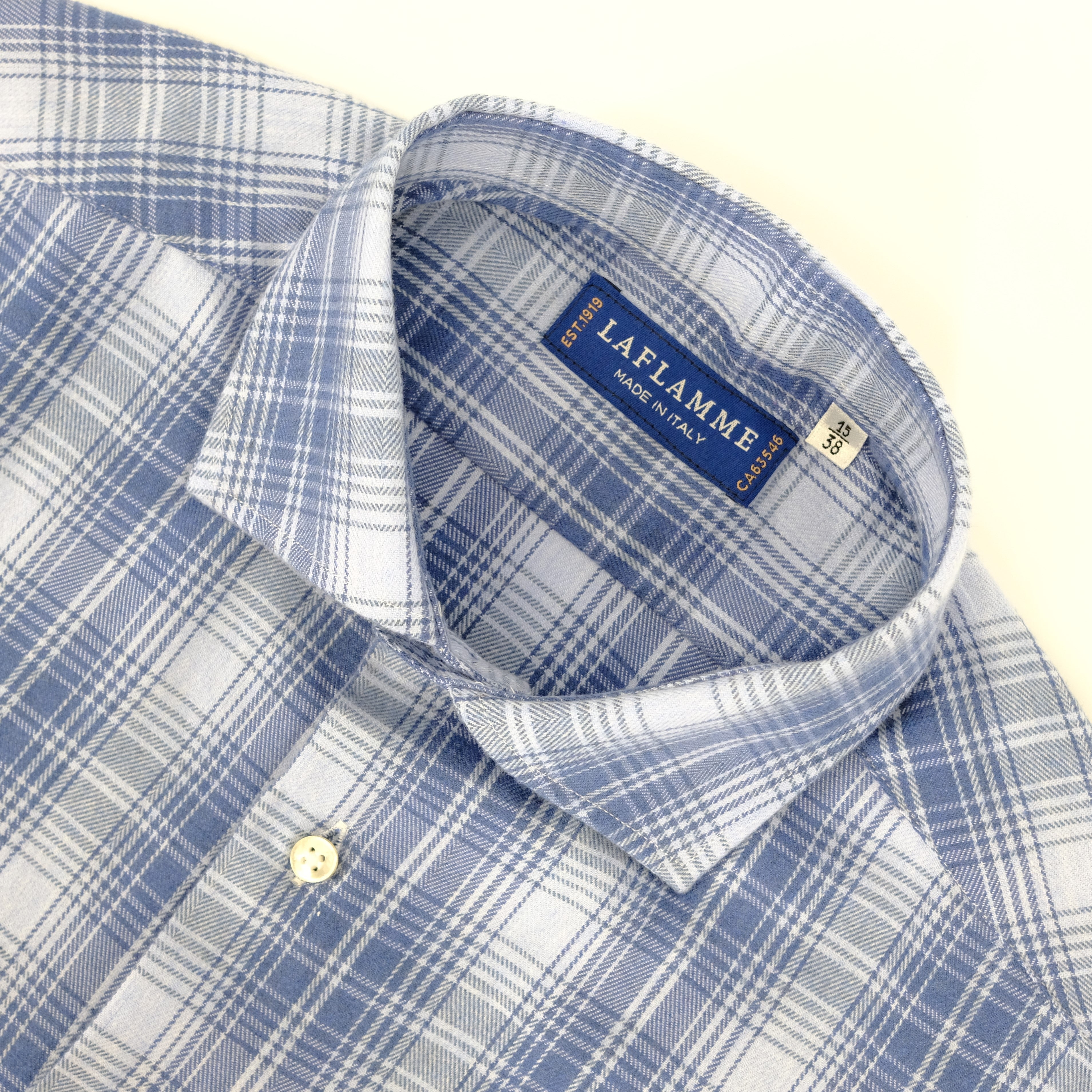 Chemise de flanelle bleue à carreaux