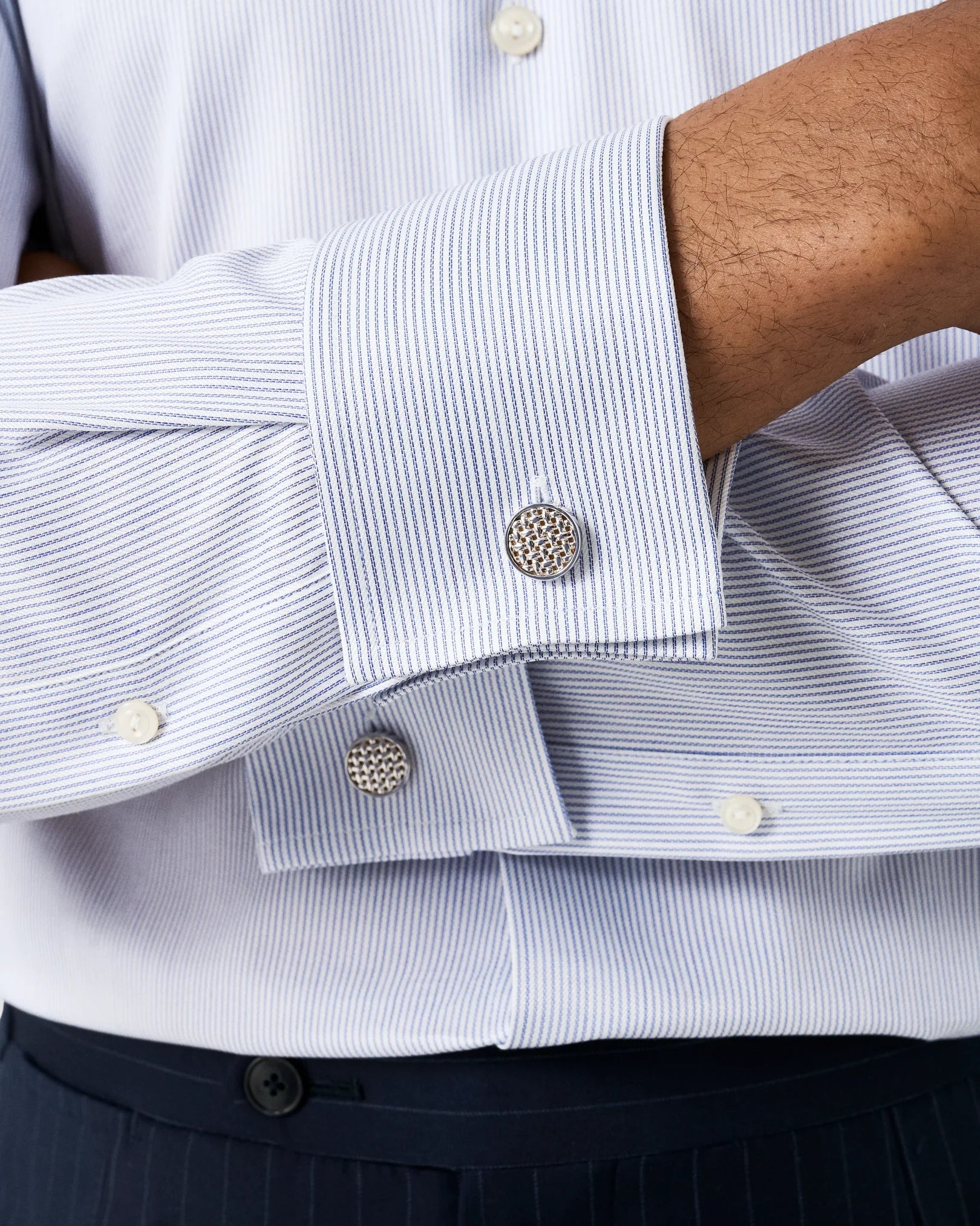 Chemise bleu avec col blanc banquier
